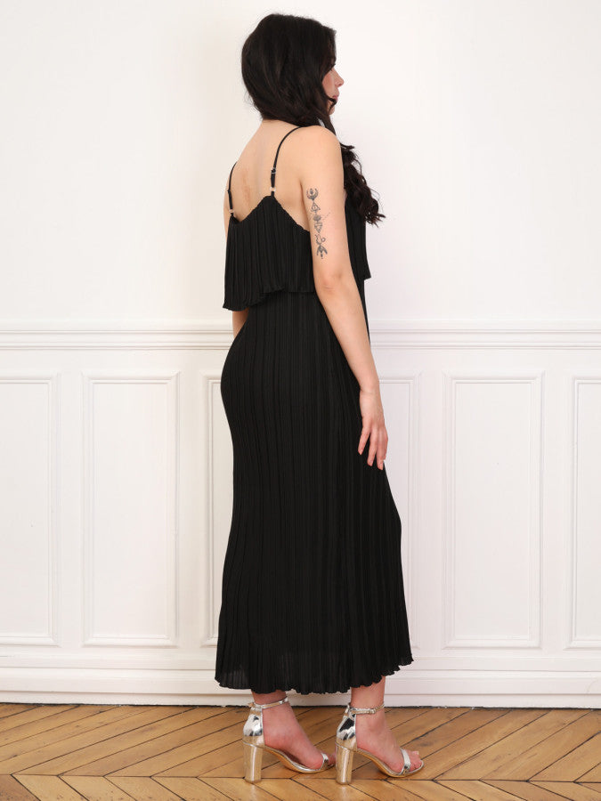 Robe fluide et plissée à volants