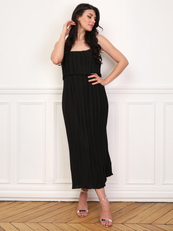 Robe fluide et plissée à volants